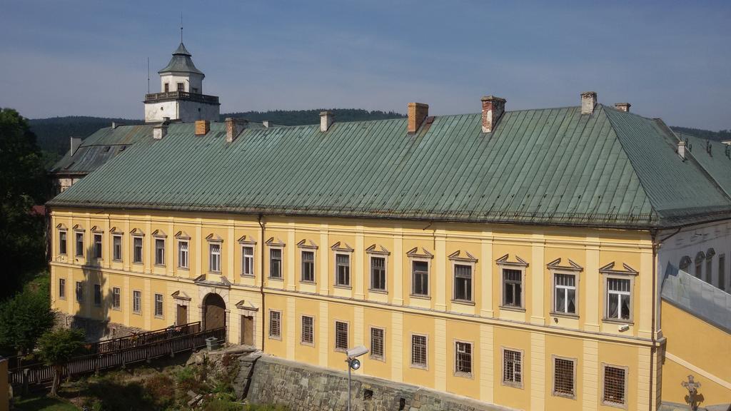 Zamek Miedzylesie Hotel Exterior photo